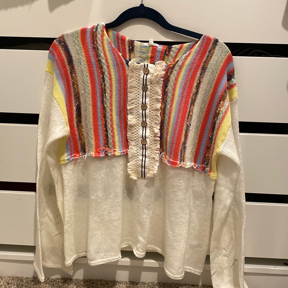 Lightweight sweater with bell sleeves